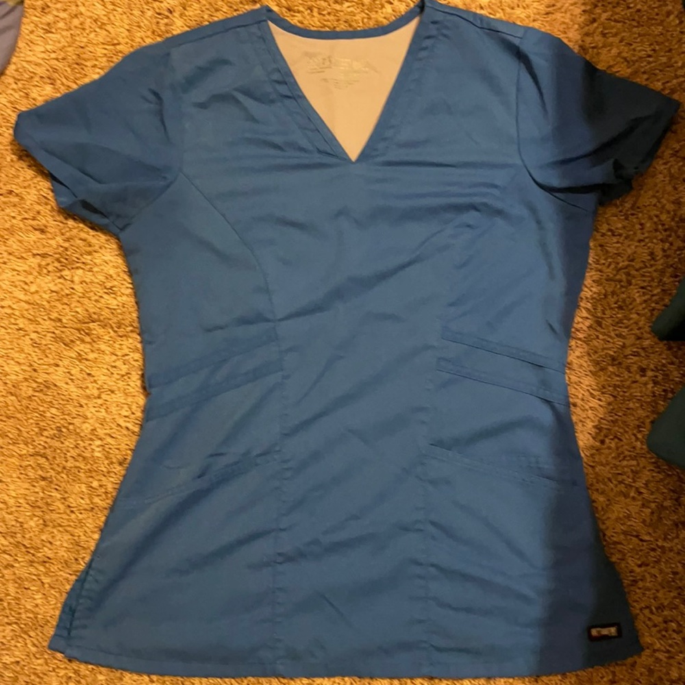 Scrub top